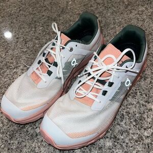 On Running Cloudvista Waterproof Trail Running Athletic Shoe   Women's size 10